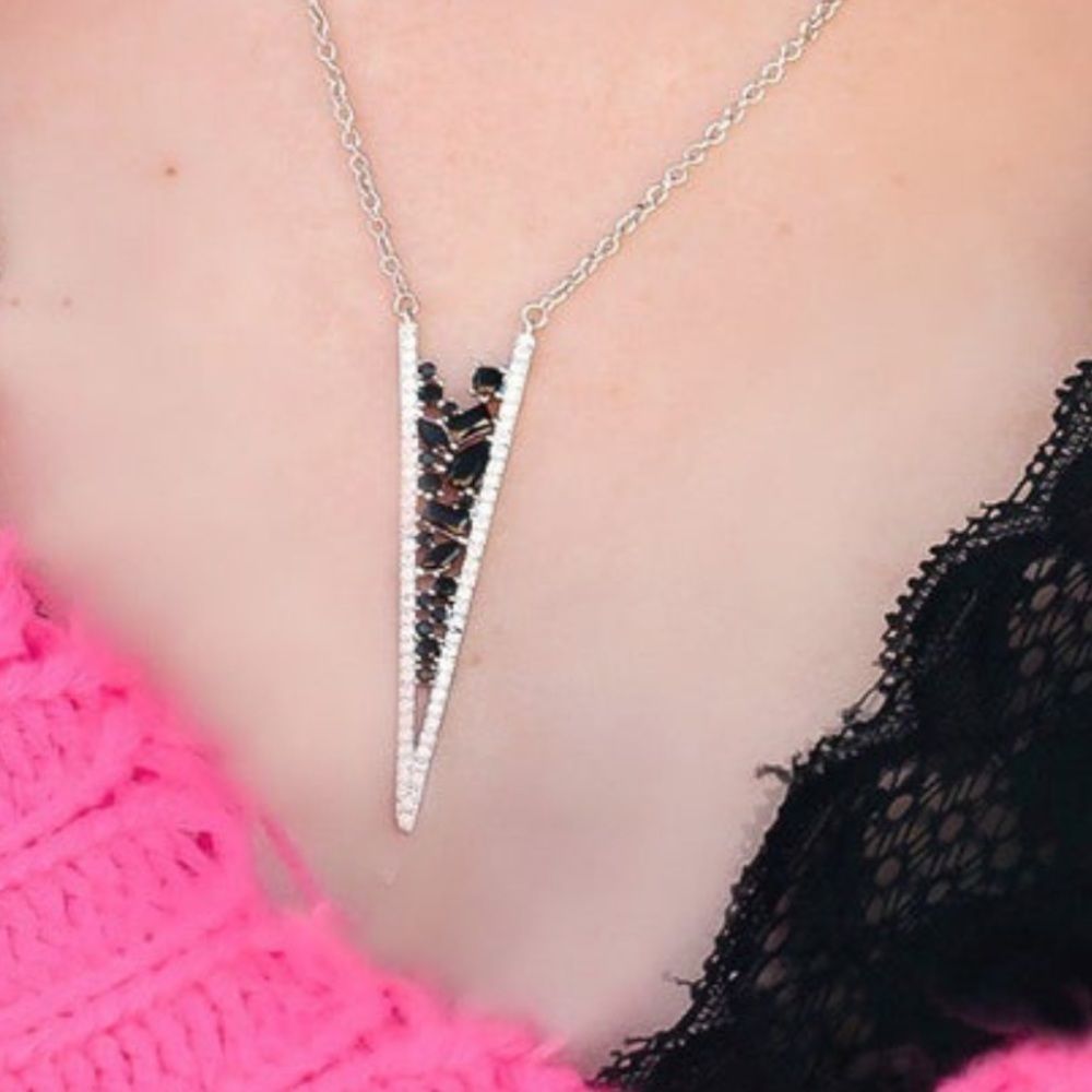 𝅺Swarovski Crystal Spike Pendant Necklace Set
